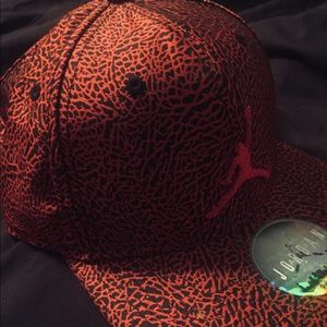 Black and red Jordan cap 🧢.